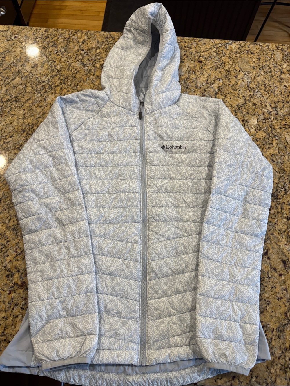 Columbia Women's Light Gray Patterned Quilted Hooded Puffer Jacket